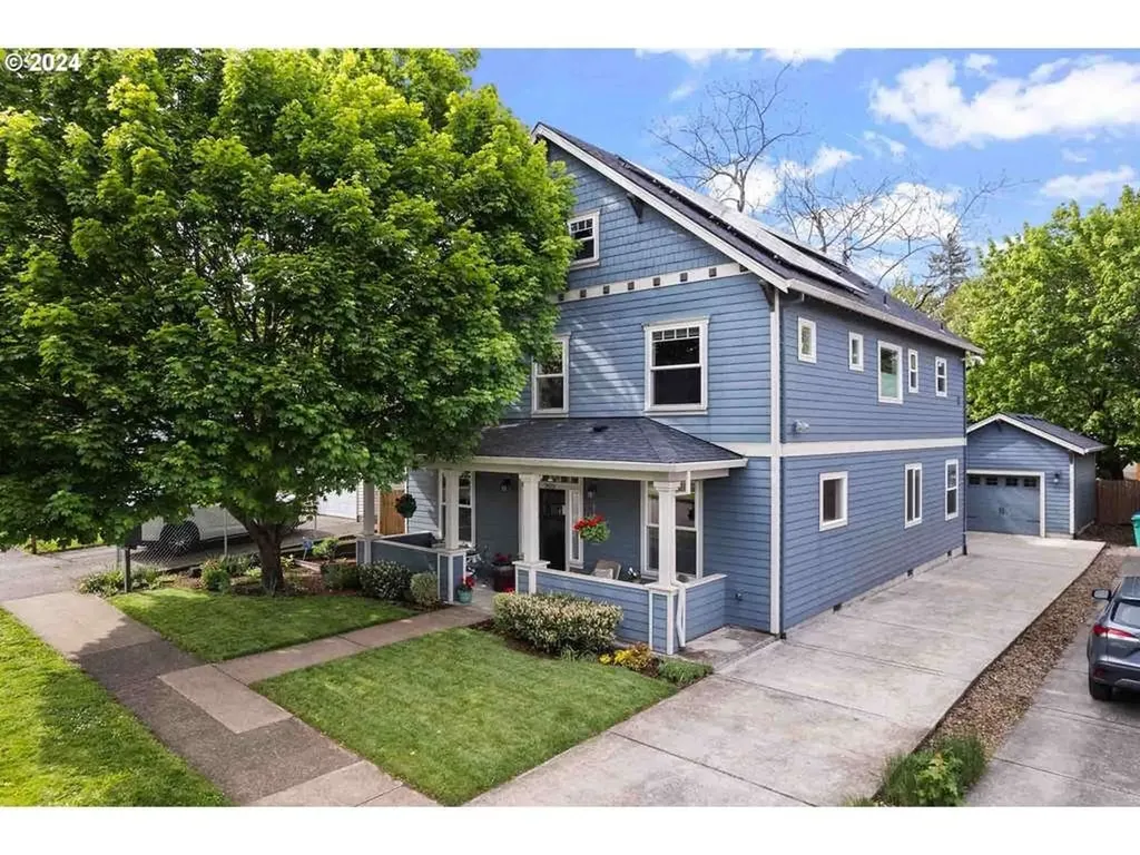 7825 Se Main Street Portland OR 97215
