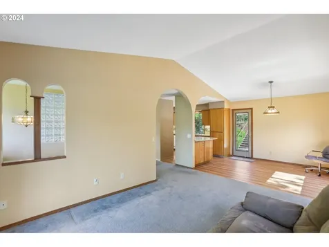 8604 SW 62nd Avenue Portland OR 97219