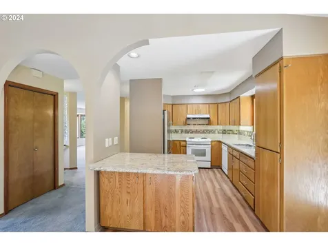 8604 SW 62nd Avenue Portland OR 97219