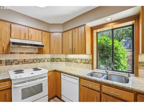 8604 SW 62nd Avenue Portland OR 97219