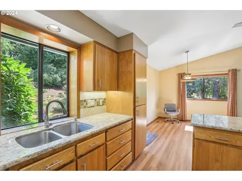 8604 SW 62nd Avenue Portland OR 97219