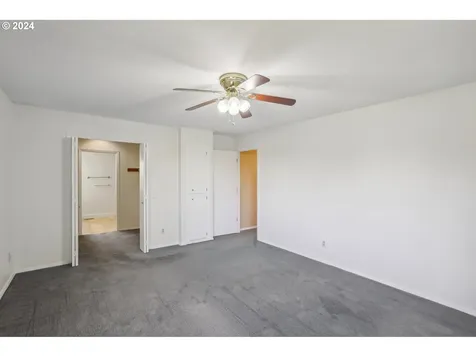 8604 SW 62nd Avenue Portland OR 97219