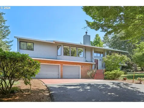 8604 SW 62nd Avenue Portland OR 97219
