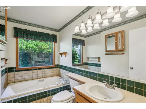 8604 SW 62nd Avenue Portland OR 97219