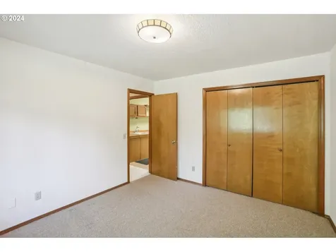 8604 SW 62nd Avenue Portland OR 97219
