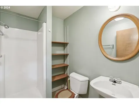 8604 SW 62nd Avenue Portland OR 97219