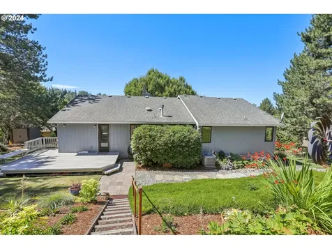8604 SW 62nd Avenue Portland OR 97219