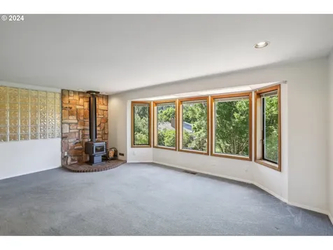 8604 SW 62nd Avenue Portland OR 97219