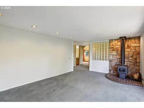 8604 SW 62nd Avenue Portland OR 97219