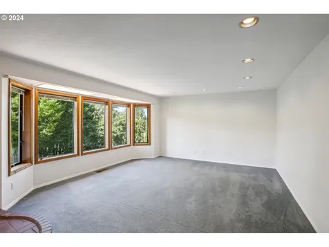 8604 SW 62nd Avenue Portland OR 97219