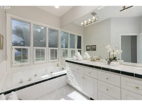 9935 Se City View Drive Happy Valley OR 97086