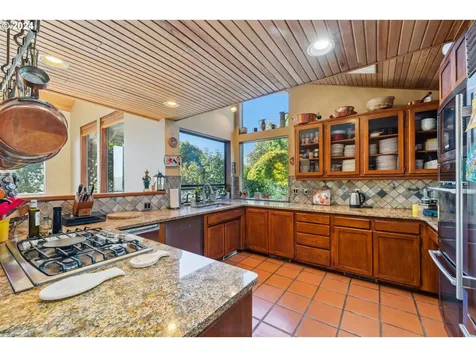 785 N 4th Court Coos Bay OR 97420