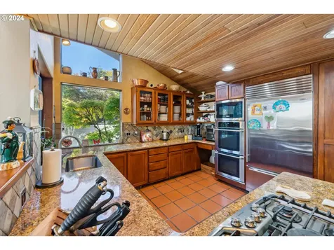 785 N 4th Court Coos Bay OR 97420