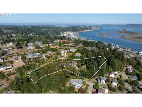 785 N 4th Court Coos Bay OR 97420