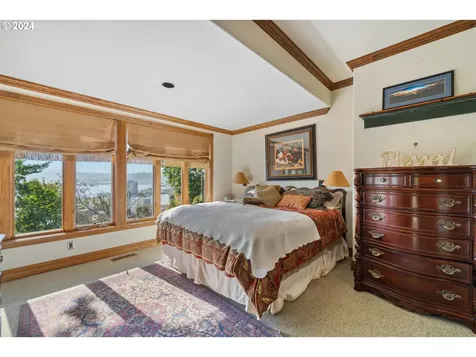 785 N 4th Court Coos Bay OR 97420