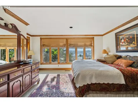 785 N 4th Court Coos Bay OR 97420