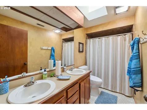 785 N 4th Court Coos Bay OR 97420
