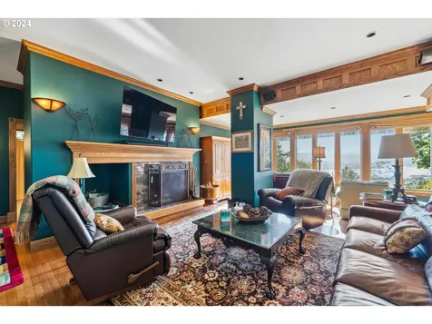 785 N 4th Court Coos Bay OR 97420