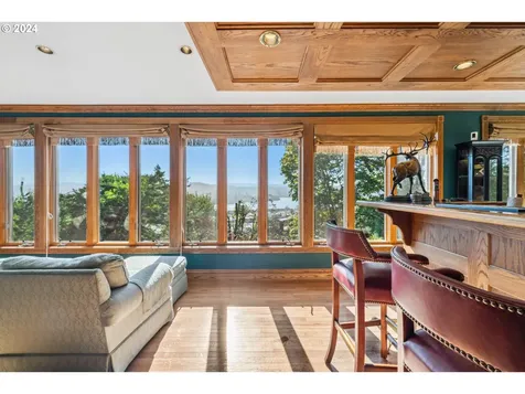 785 N 4th Court Coos Bay OR 97420