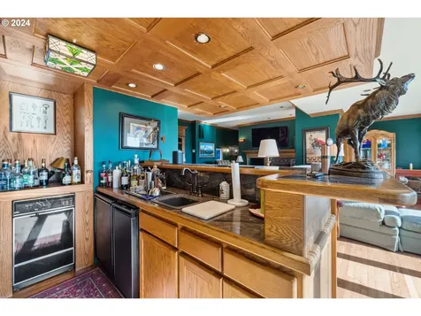 785 N 4th Court Coos Bay OR 97420