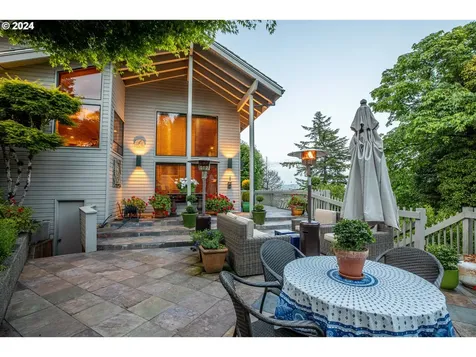 785 N 4th Court Coos Bay OR 97420