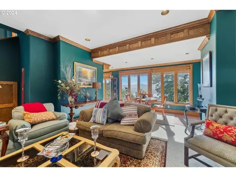 785 N 4th Court Coos Bay OR 97420