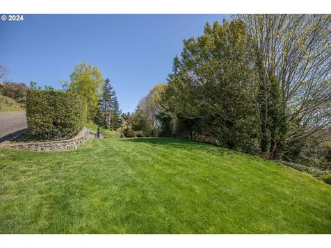 785 N 4th Court Coos Bay OR 97420