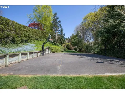 785 N 4th Court Coos Bay OR 97420