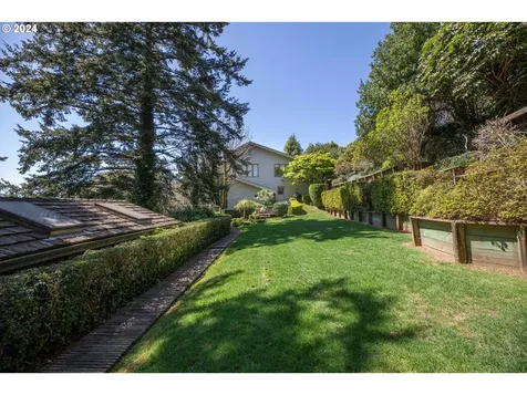 785 N 4th Court Coos Bay OR 97420