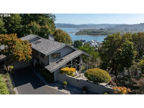 785 N 4th Court Coos Bay OR 97420