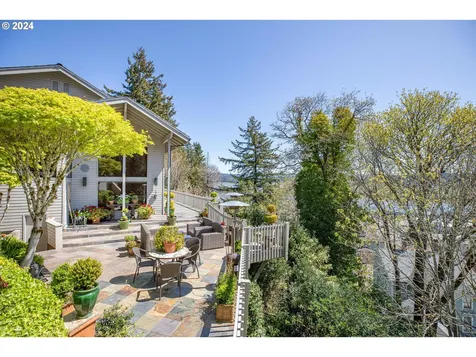 785 N 4th Court Coos Bay OR 97420