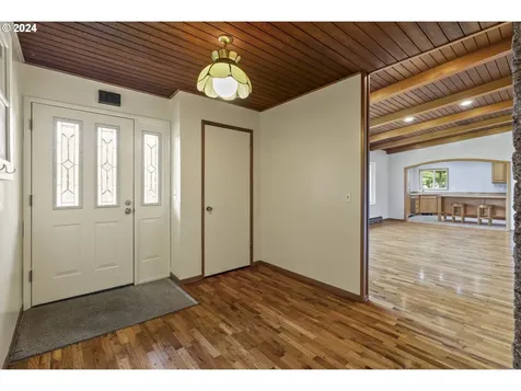 171 Nob Lane Kelso WA 98626