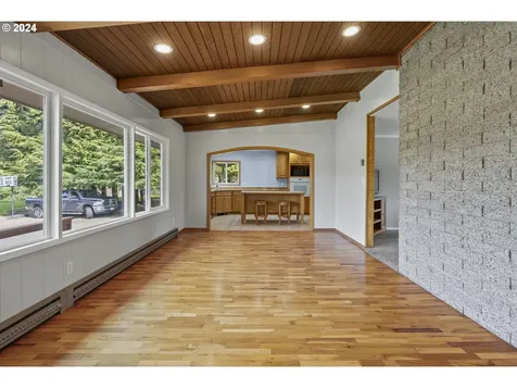 171 Nob Lane Kelso WA 98626