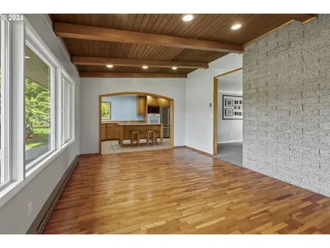 171 Nob Lane Kelso WA 98626
