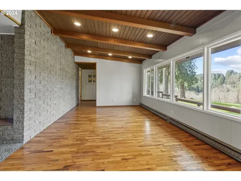 171 Nob Lane Kelso WA 98626