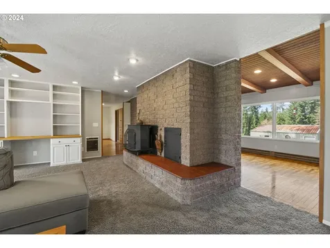 171 Nob Lane Kelso WA 98626