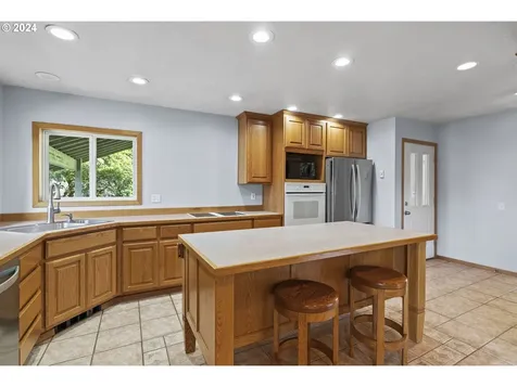 171 Nob Lane Kelso WA 98626
