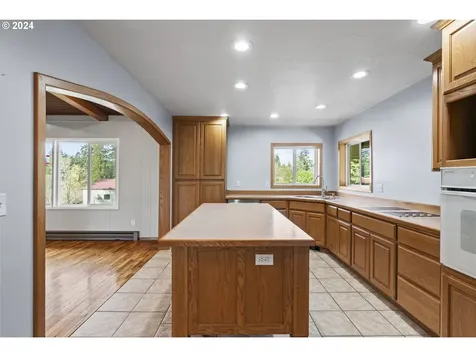 171 Nob Lane Kelso WA 98626