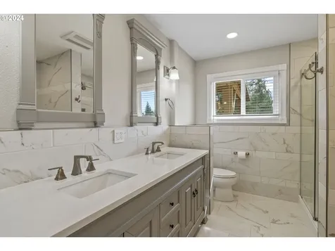 171 Nob Lane Kelso WA 98626