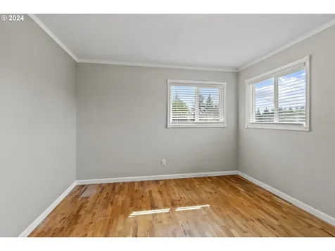 171 Nob Lane Kelso WA 98626