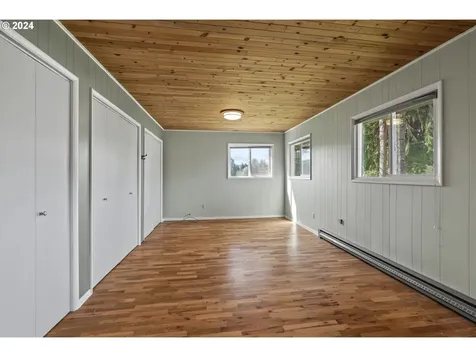 171 Nob Lane Kelso WA 98626