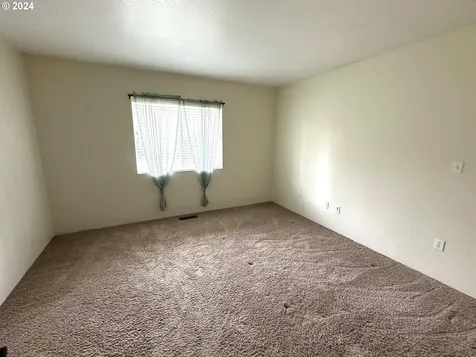 767 SE Ramp Street Roseburg OR 97470