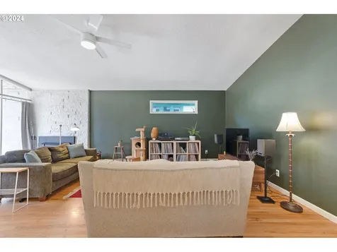4915 Se 74th Avenue Portland OR 97206