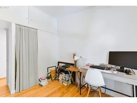 4915 Se 74th Avenue Portland OR 97206