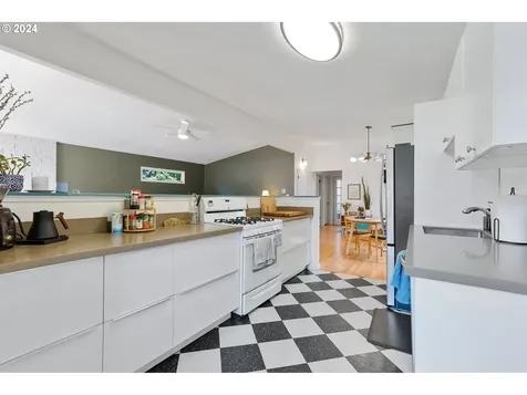 4915 Se 74th Avenue Portland OR 97206