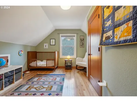 8414 SW Pine Street Portland OR 97223