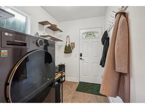 8414 SW Pine Street Portland OR 97223