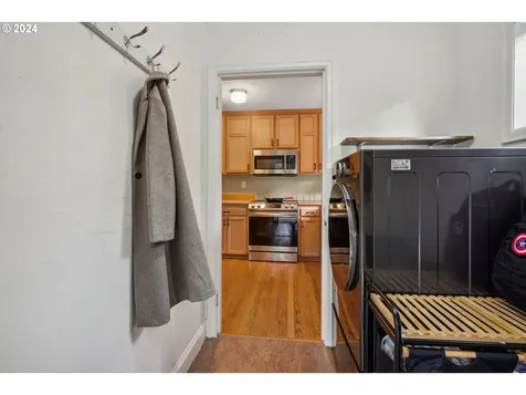 8414 SW Pine Street Portland OR 97223
