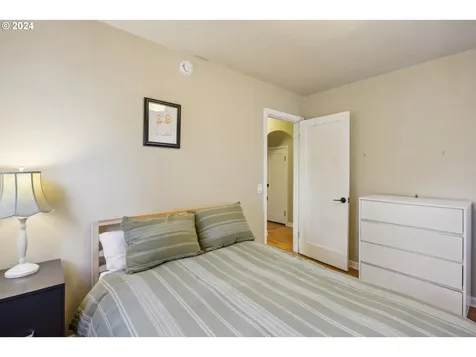 8414 SW Pine Street Portland OR 97223