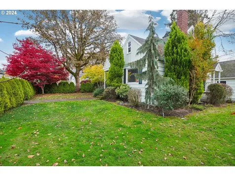8414 SW Pine Street Portland OR 97223